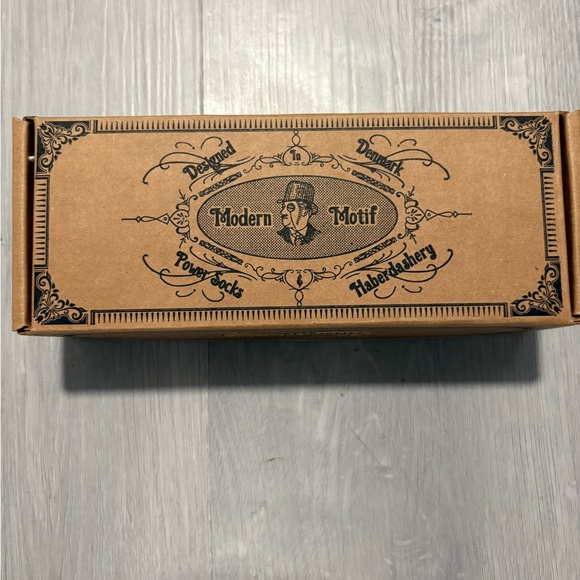 Modern Moffit Other - Modern Motif 5 Pairs Cali Collection Socks